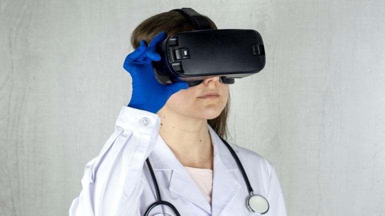 Augmented and Virtual Reality in Healthcare Augmented and Virtual Reality in Healthcare